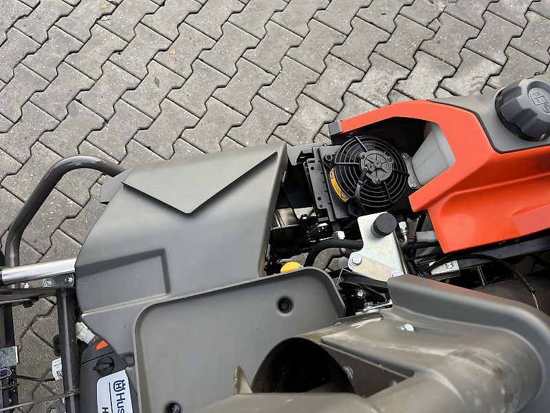 Husqvarna RC 320TS AWD 112cm Mähdeck 50h