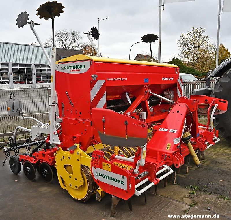 Pöttinger Lion 3002 Kreiselegge + Vitasem 302 ADD Sämaschine