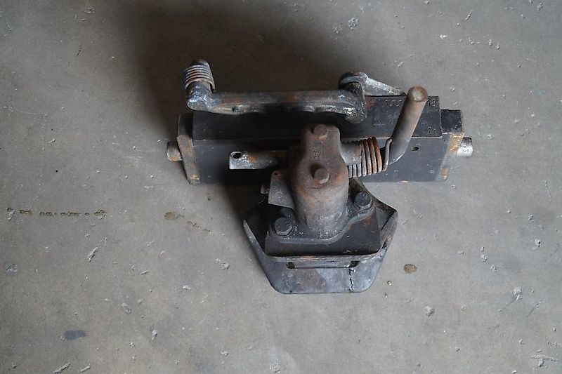 Rasterschiene mit Zugmaul für Deutz Agroplus 70,75,80,85