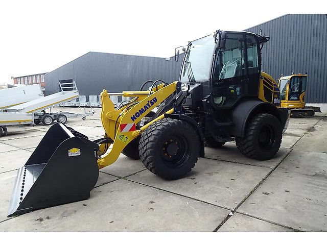 Komatsu WA80M Wielader Shovel